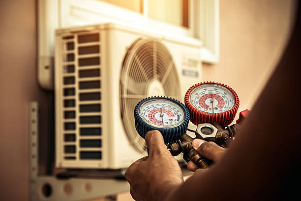 Professional Ac Installation technician working in Camp H M Smith, HI